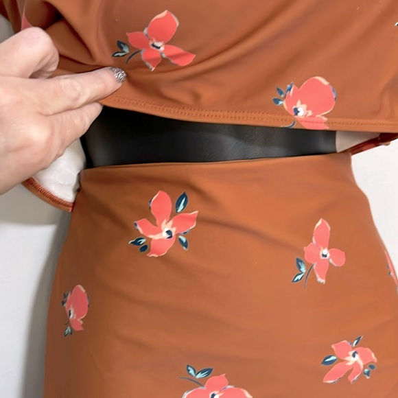 XL June Loop Bikini- Cindy top and Jenelle Super Hi-waist bottoms in Rust floral - Picture 2 of 6